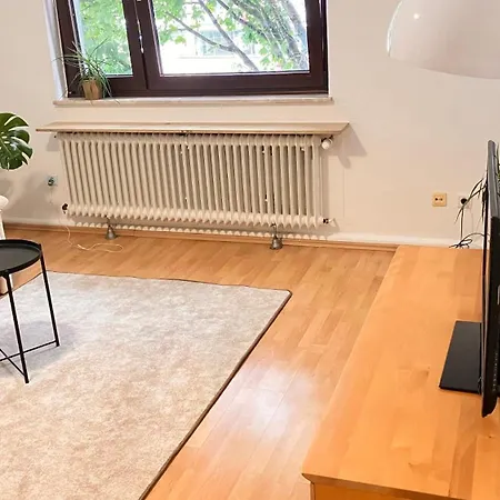 - Und Zentral