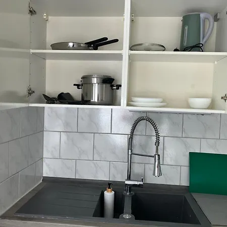 - Und Zentral * Эссен