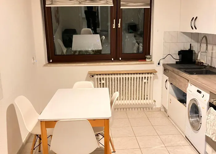 - Und Zentral