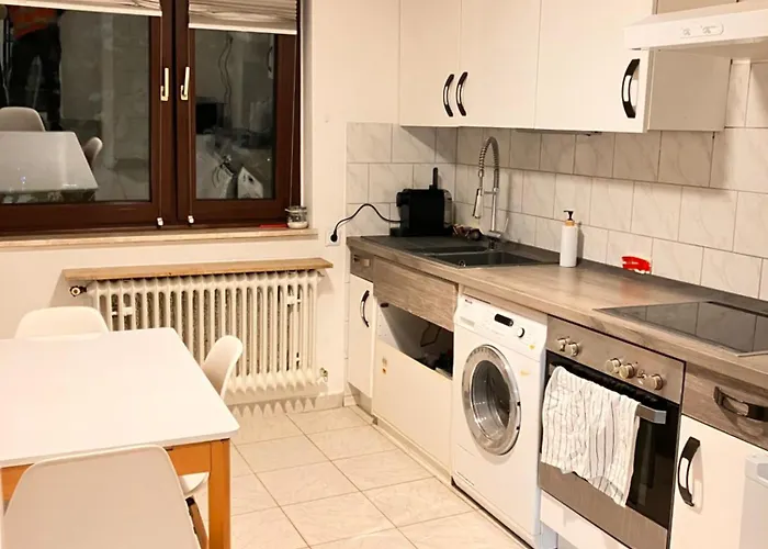 - Und Zentral * Эссен