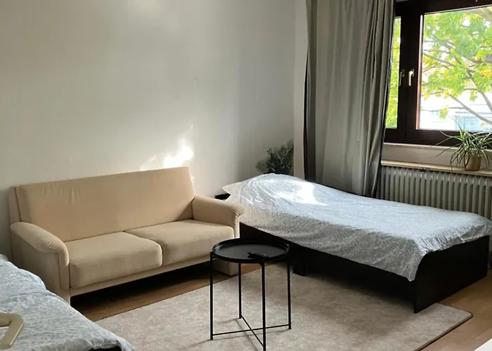 - Und Zentral Апартаменты