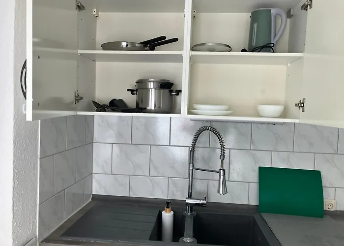 - Und Zentral * Эссен